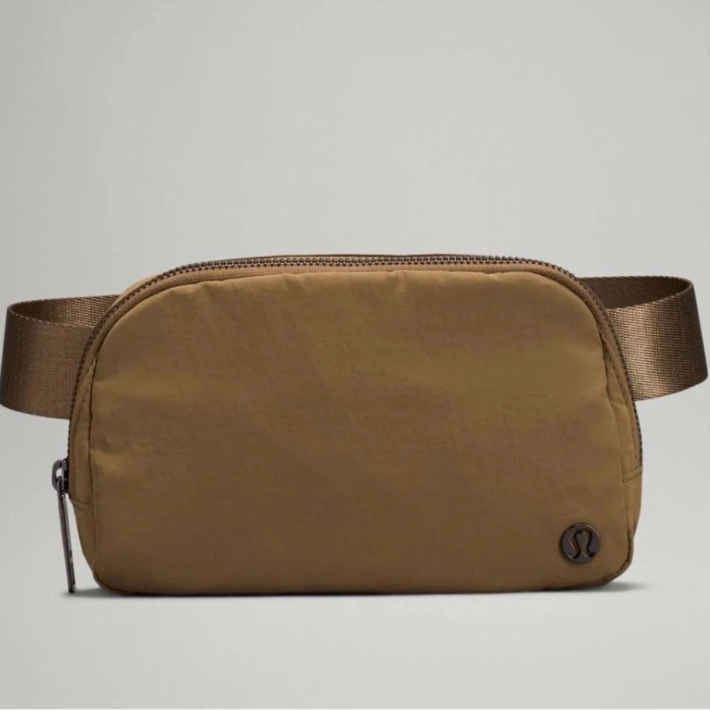 Lululemon OG Everywhere Belt Bag 1L in Artifact